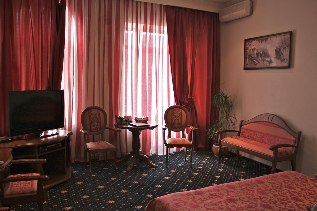 Pushkinskaya Hotel Rostov-on-Don Værelse billede